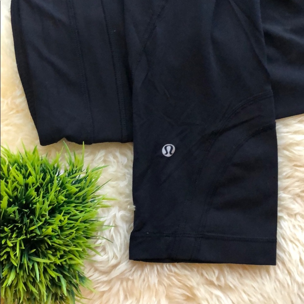 Black Lululemon Cropped Leggings